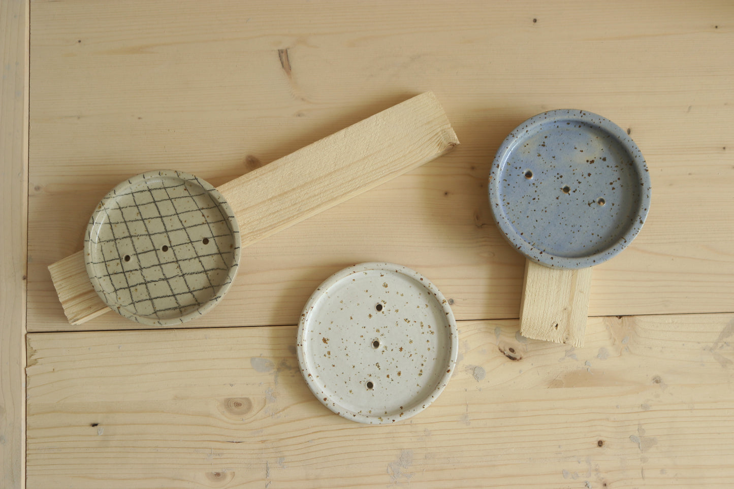 Soap dish / in grid