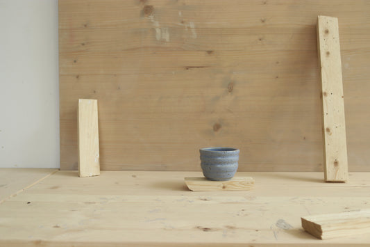 Swirly cup / in blue