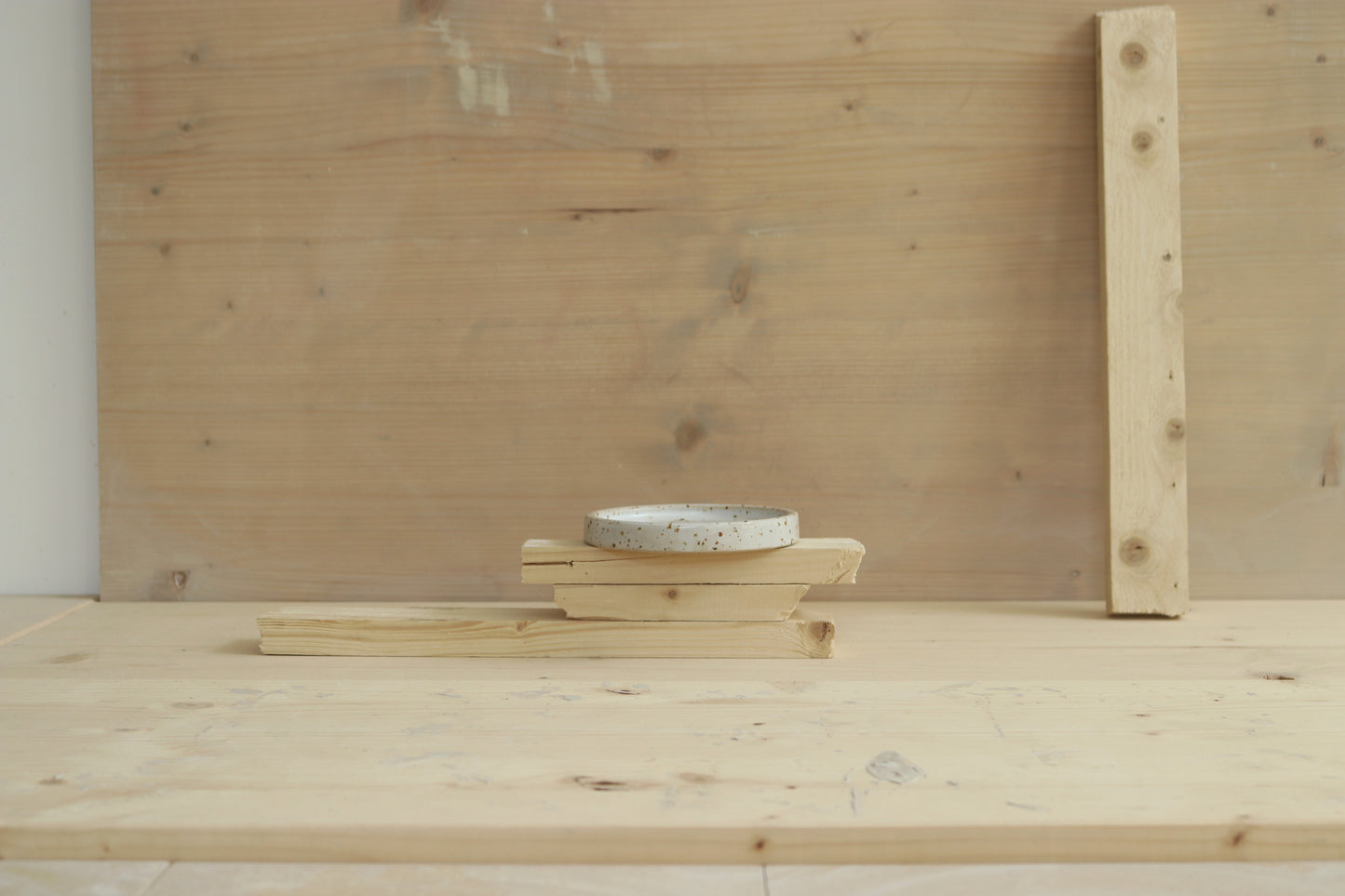 Soap dish / in white
