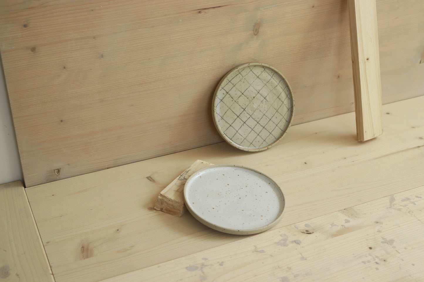 Snack plate / in white