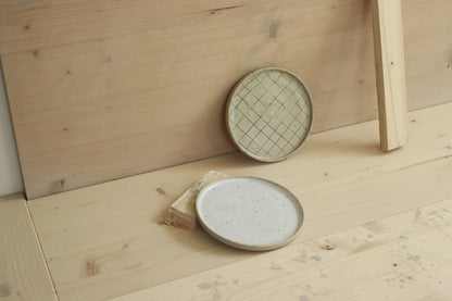 Snack plate / in white
