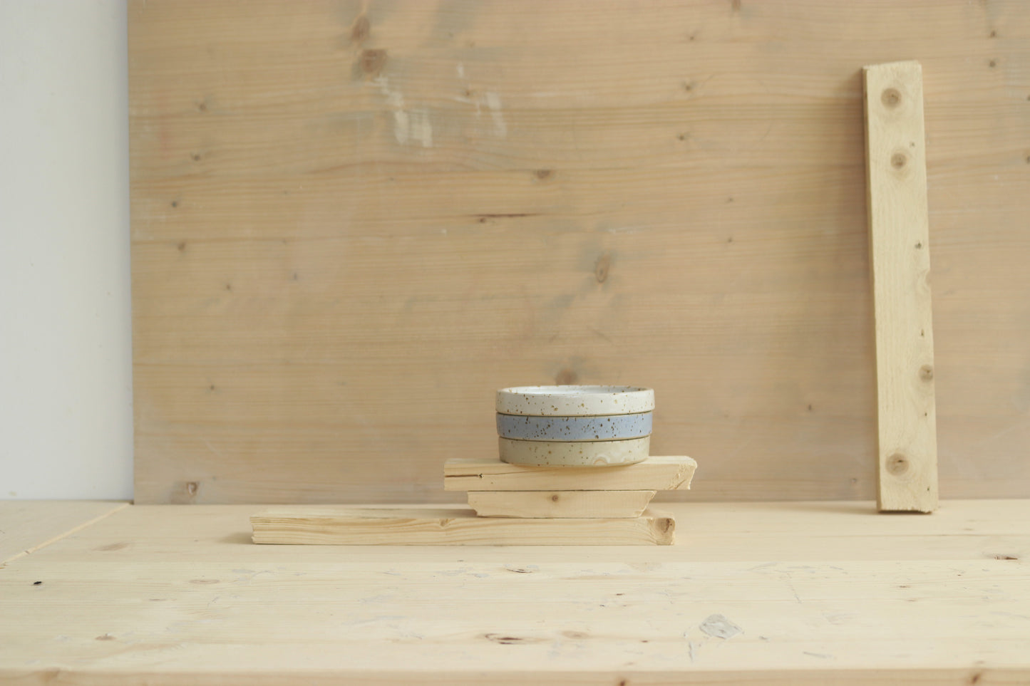 Soap dish / in white