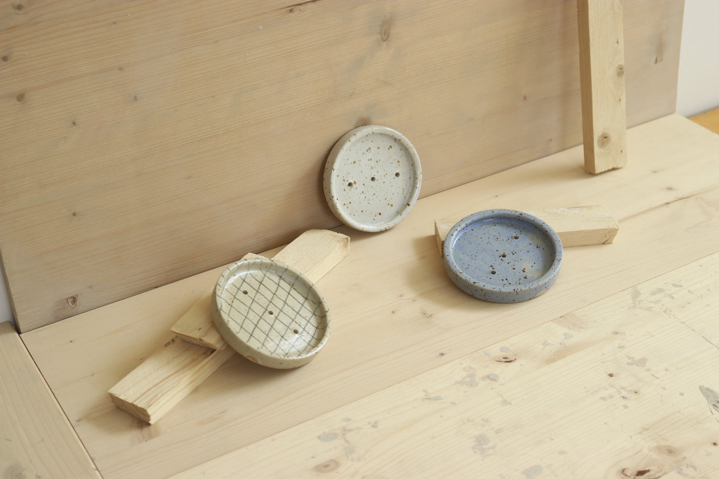 Soap dish / in white
